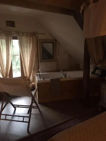 Bed and Breakfast Le Moulin A Huile Vailhourles Nocleg ze śniadaniem