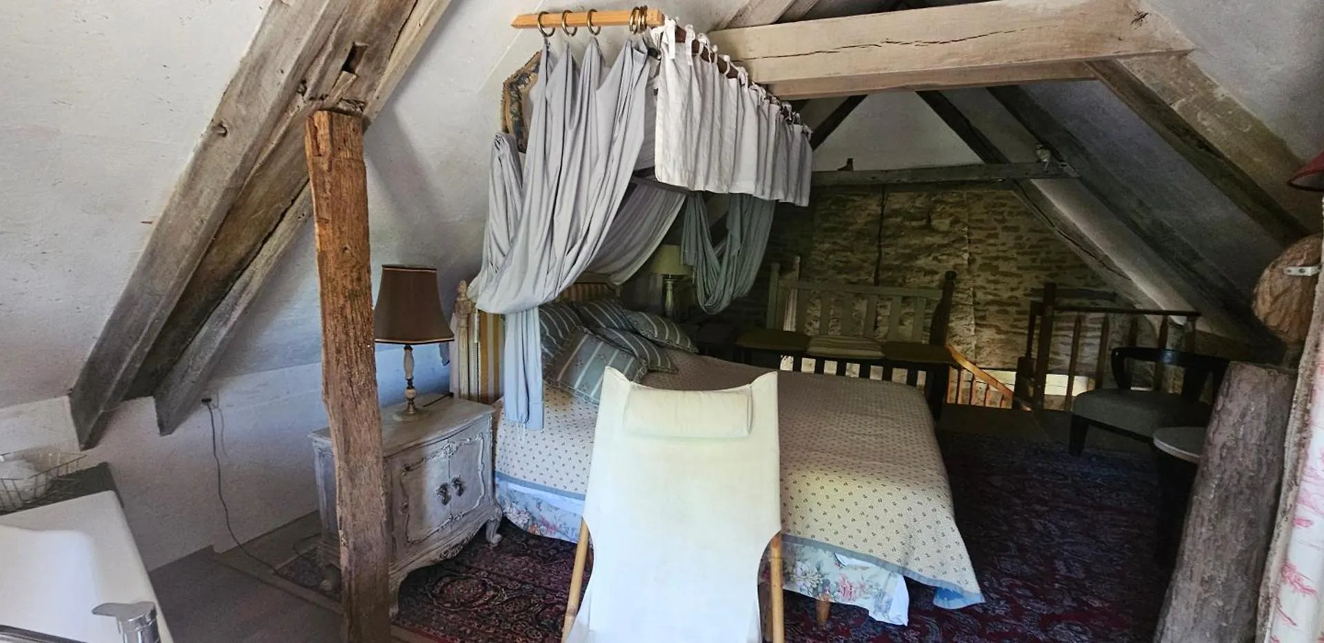 Nocleg ze śniadaniem Bed and Breakfast Le Moulin A Huile Vailhourles