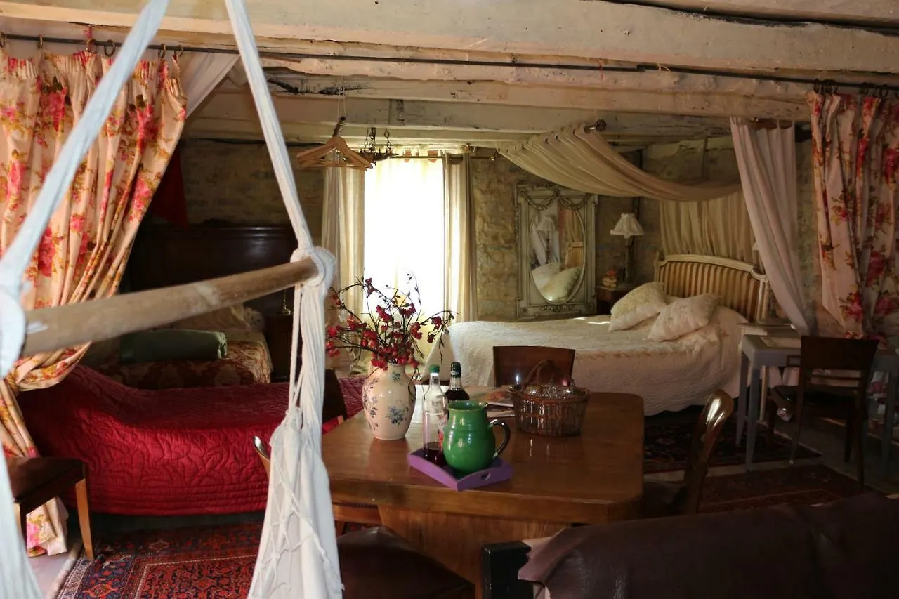 Nocleg ze śniadaniem Bed and Breakfast Le Moulin A Huile Vailhourles