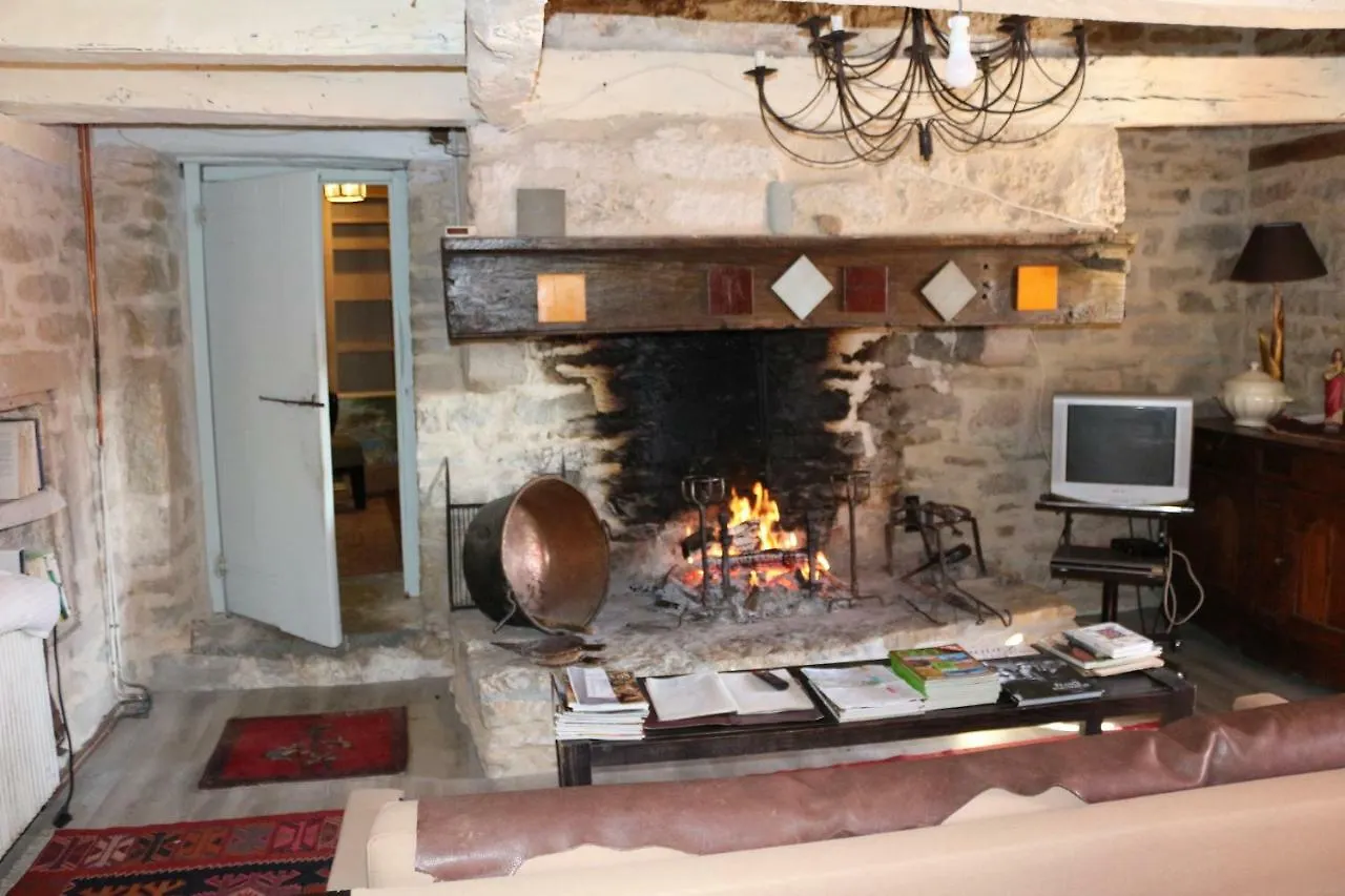 Bed and Breakfast Le Moulin A Huile Vailhourles Francja