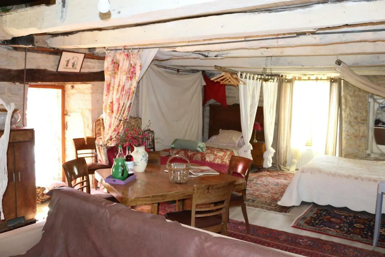 Bed and Breakfast Le Moulin A Huile Vailhourles Nocleg ze śniadaniem
